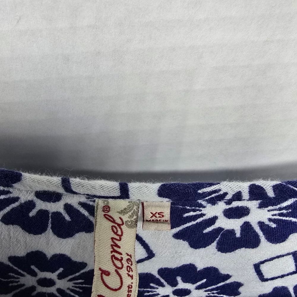 Women's Red Camel Blue White Floral blouse XS - Picture 4 of 10